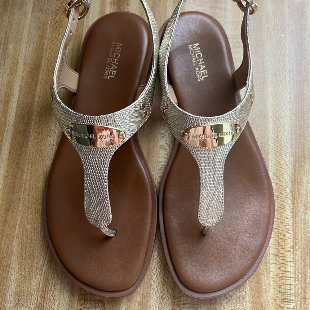 Michael Kors Plate Flat Thong Sandals Pale Gold